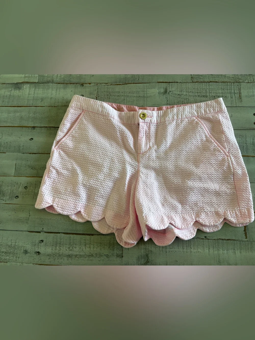 Lilly Pulitzer Buttercup Short Pink Seersucker Scallop Hem SZ 12 EUC